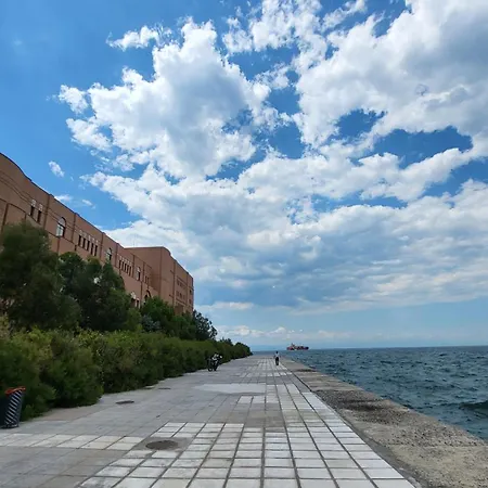 Traveller'S Spot Cozy Apt Thessaloniki Exterior photo